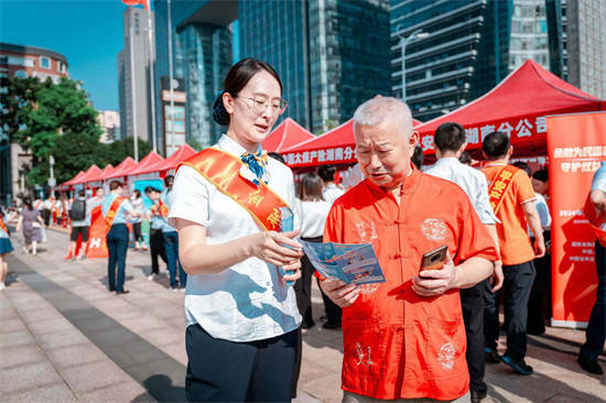 ✅澳门管家婆四肖选一肖期期准✅丨广州海珠：拥抱无毒夏日，青少年集体参观禁毒教育馆