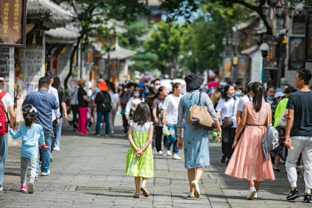 🍁新澳门资料大全免费新鼬🍁丨新疆塔城第九届沙湾大盘美食文化旅游节开幕式暨文艺晚会举行  第3张